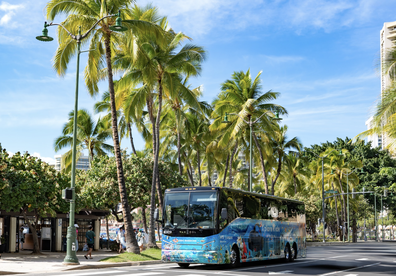 Hawaii Virtual Tour: Immersive VR Bus Experience on Oahu