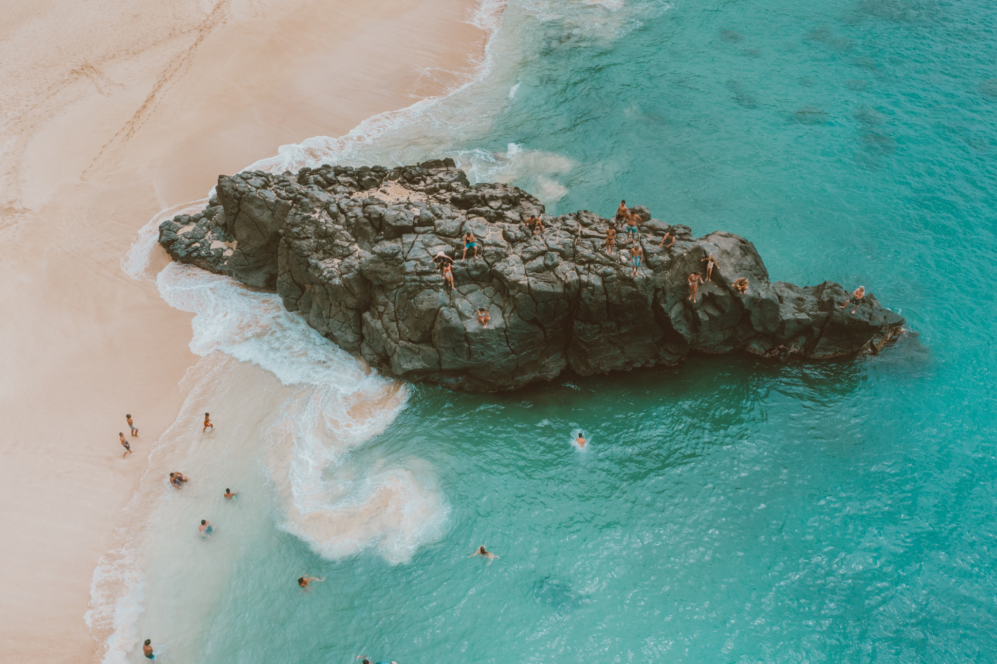 Unforgettable Honolulu Date Ideas for Couples with XploreRide